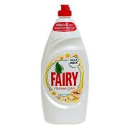Жидкое моющее средство для посуды Fairy нежные руки Ромашка и Витамин Е, 900 мл.